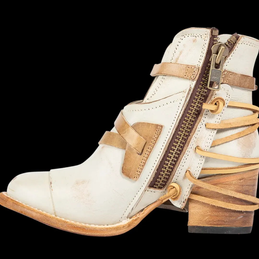 New Crue Womens Boots