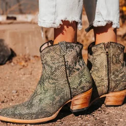 Discount Miramar Womens Booties
