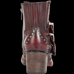 Discount Savanna Womens Shoes