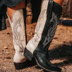Outlet Woodland Womens Booties